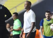 Medsos Patrick Kluivert Diserbu Netizen Indonesia: Kluivert Out!