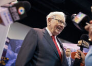 Tarif Trump Bikin Banyak Bursa Saham Ambruk, Warren Buffett: Bukan Apa-apa